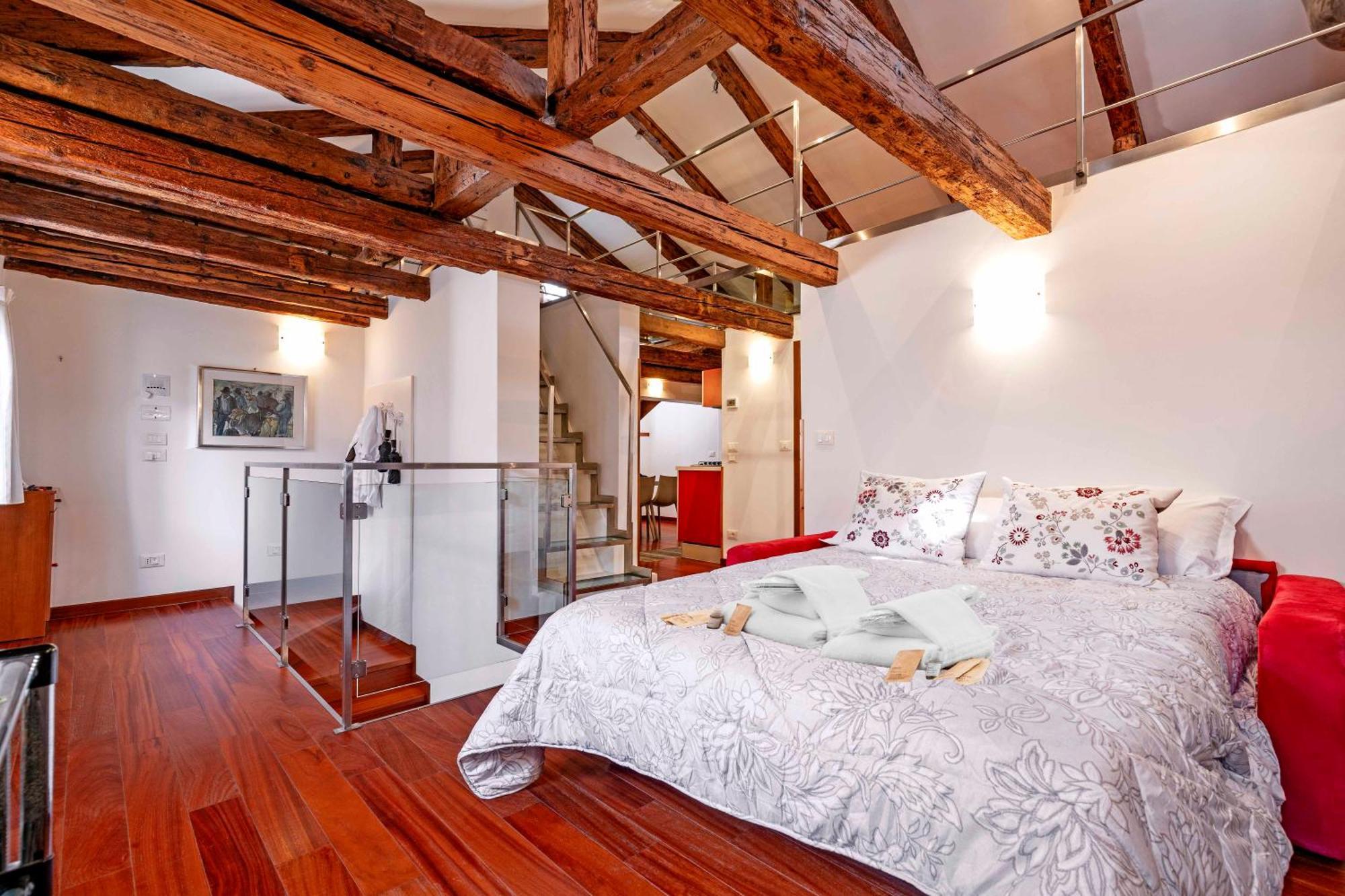 Glass House - Loft 2 Minutes To Rialto Bridge & View Венеция Экстерьер фото
